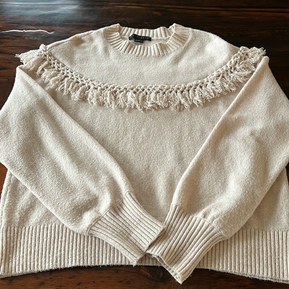 Sanctuary Cream Sweater with Tassels size Medium - Picture 5 of 13